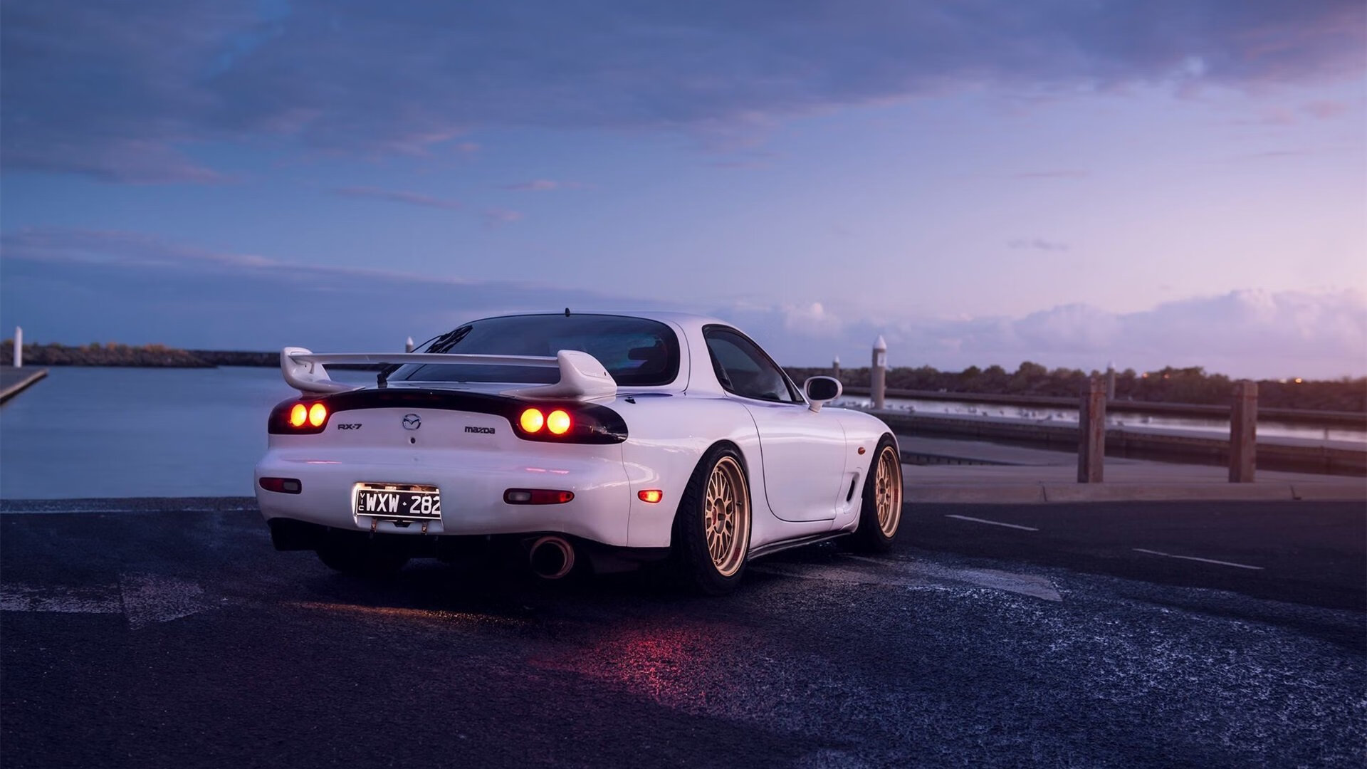 开云·体育官方网站入口-《虚拟偶像与电竞深度融合，跨界合作频繁》，虚拟偶像线下