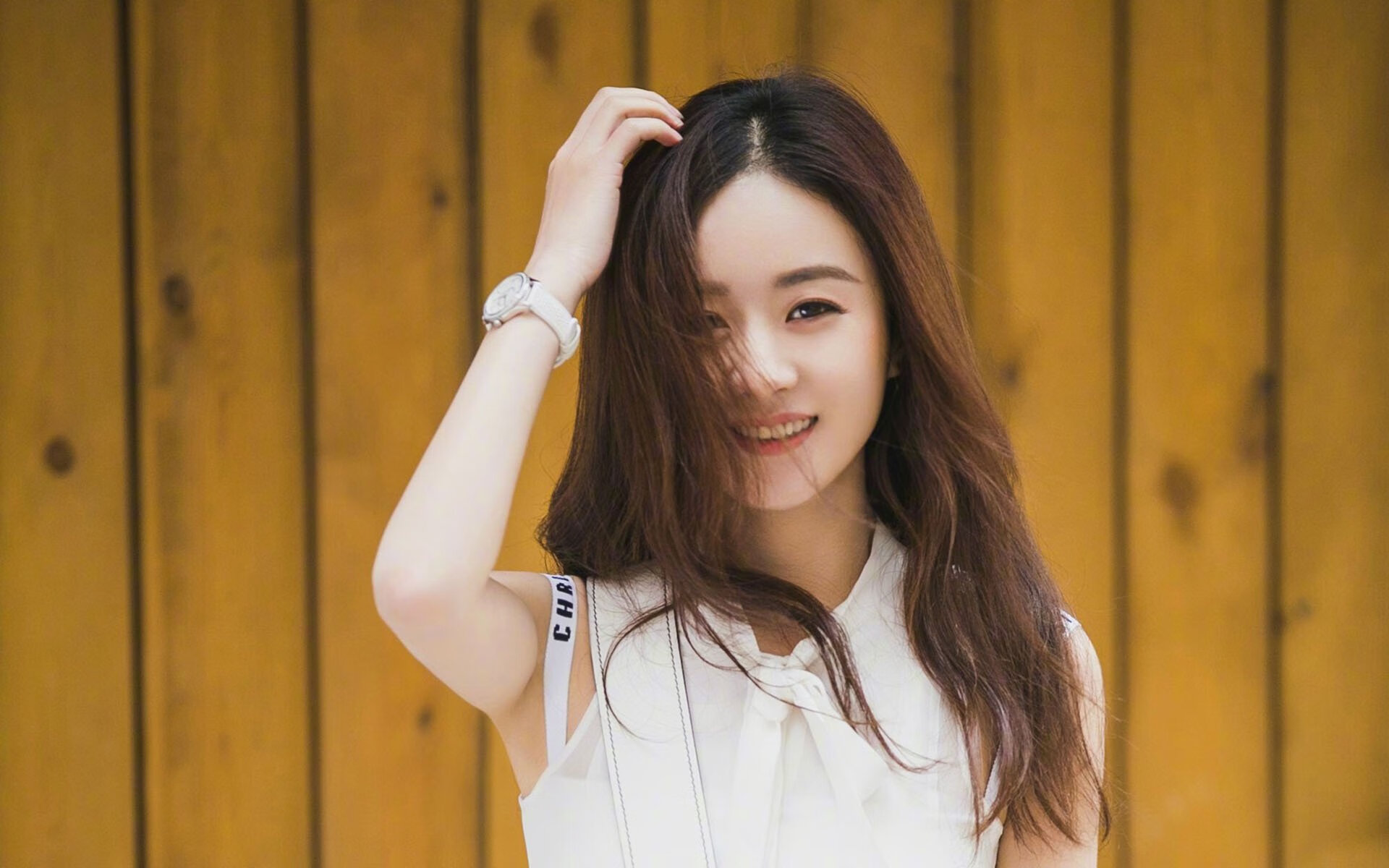 《虚拟偶像与电竞深度融合,跨界合作频繁》,虚拟偶像线下