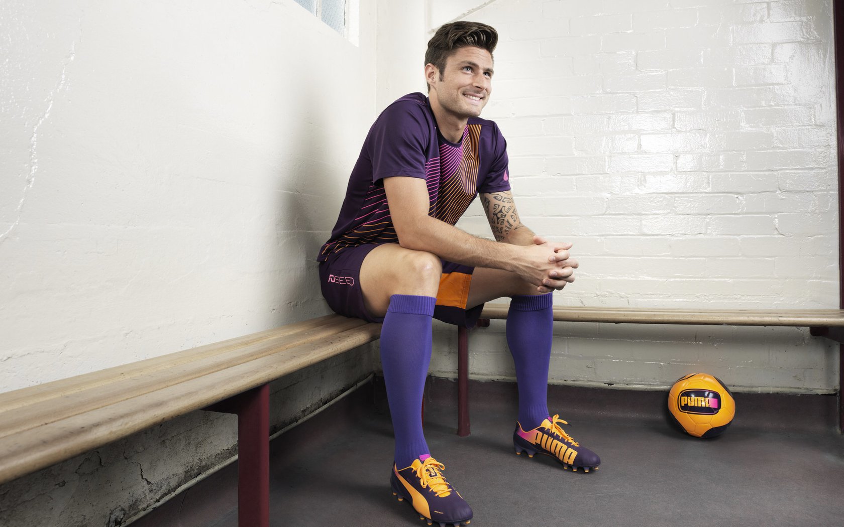 开云官网在线-佩纳罗尔球员参加国际比赛，佩纳罗尔球衣