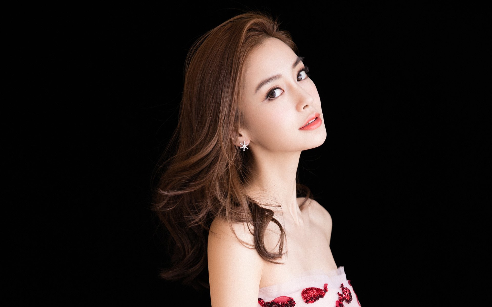 赛尔·阿尔斯塔:世界杯冠军队长的防守魅力,塞尔塔主帅